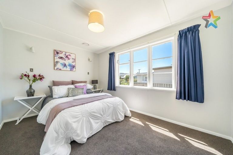 Photo of property in 4 Deans Grove, Taita, Lower Hutt, 5011