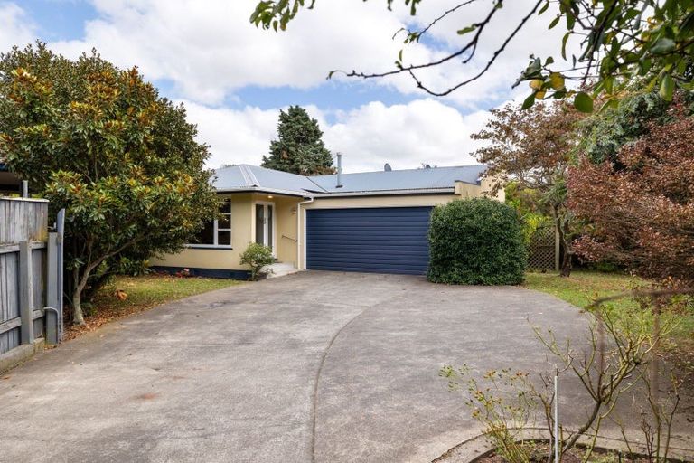 Photo of property in 23 Saint Albans Avenue, Hokowhitu, Palmerston North, 4410
