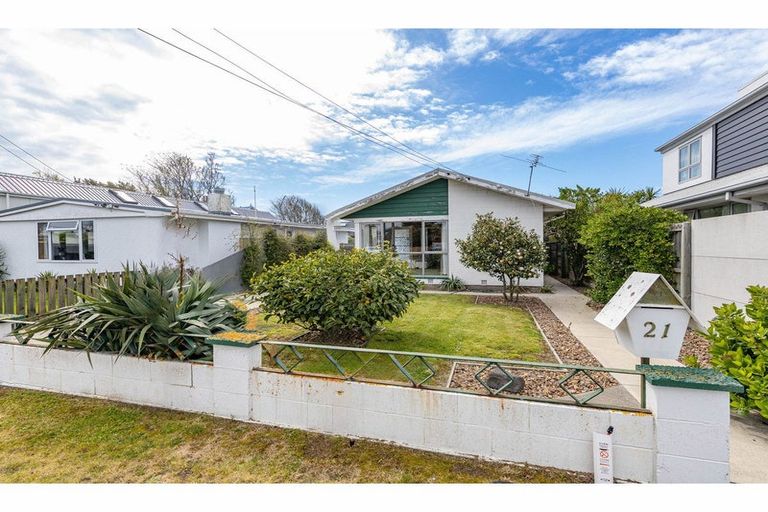 Photo of property in 21 Tonks Street, North New Brighton, Christchurch, 8083