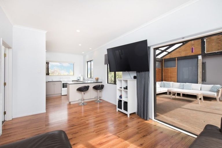 Photo of property in 10 Peach Hill Road, Ramarama, Drury, 2579