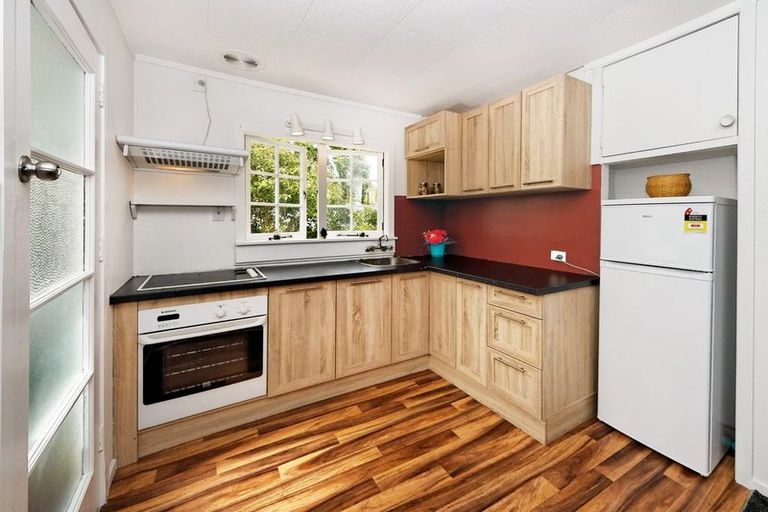Photo of property in 4/54 View Road, Henderson, Auckland, 0612