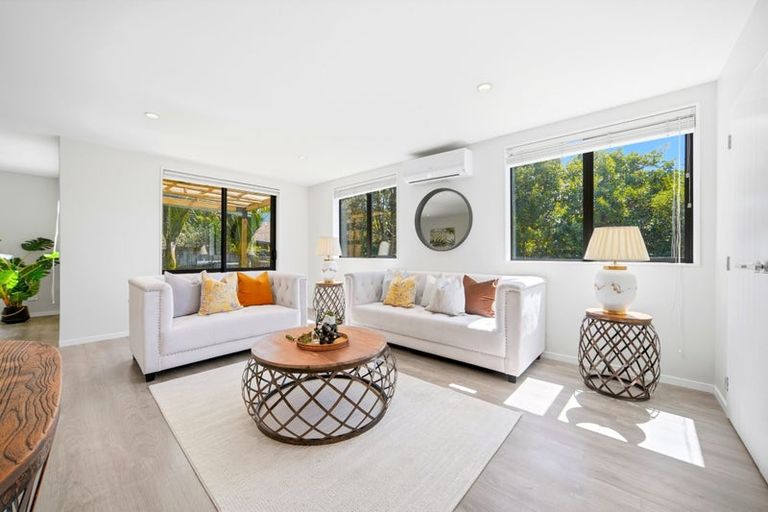 Photo of property in 132a Lynwood Road, New Lynn, Auckland, 0600