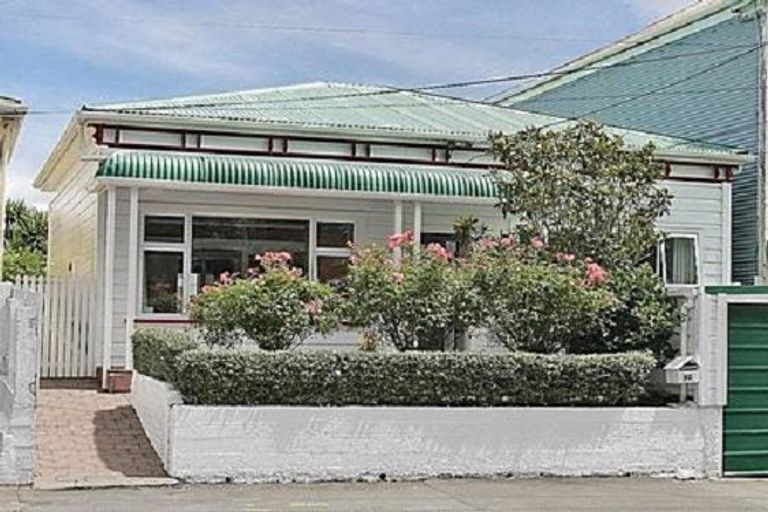 Photo of property in 92 Russell Terrace, Berhampore, Wellington, 6023