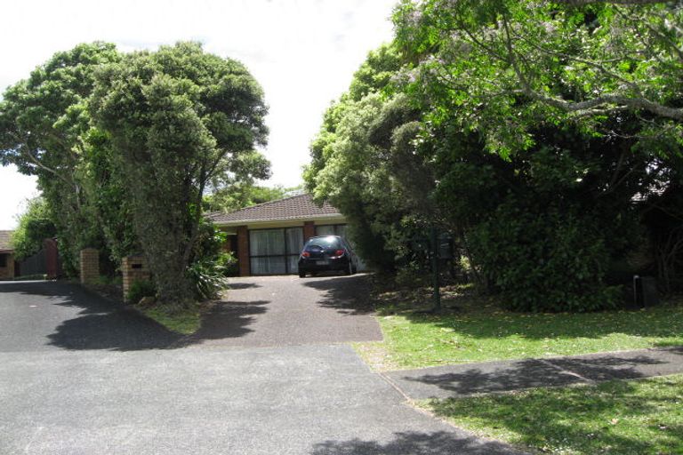 Photo of property in 8 Carlinka Place, Conifer Grove, Takanini, 2112