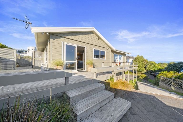 Photo of property in 82 Beacon Hill Road, Strathmore Park, Wellington, 6022