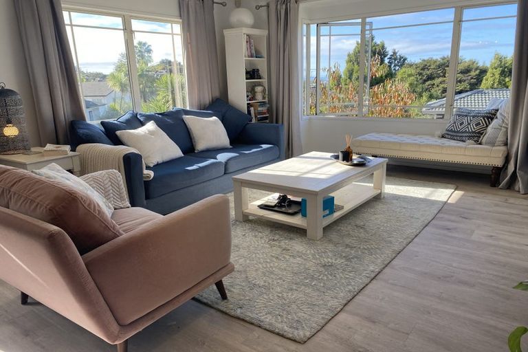 Photo of property in 39 Emlyn Place, Torbay, Auckland, 0630