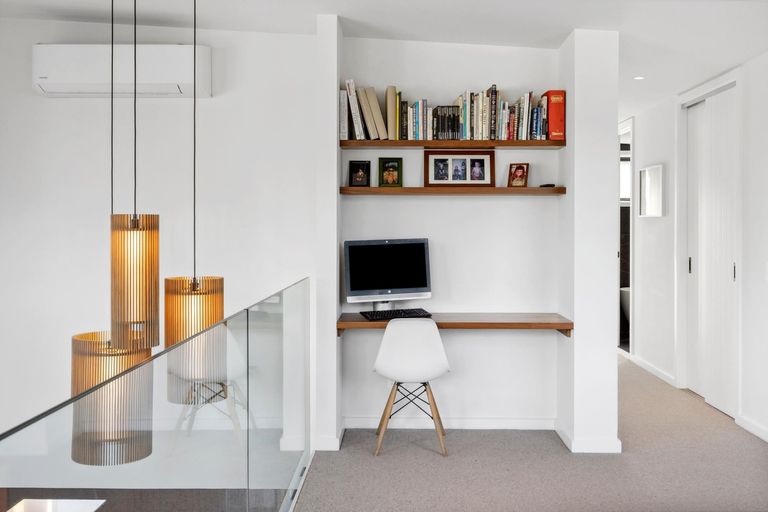 Photo of property in 4 Takahe Lane, Wanaka, 9305