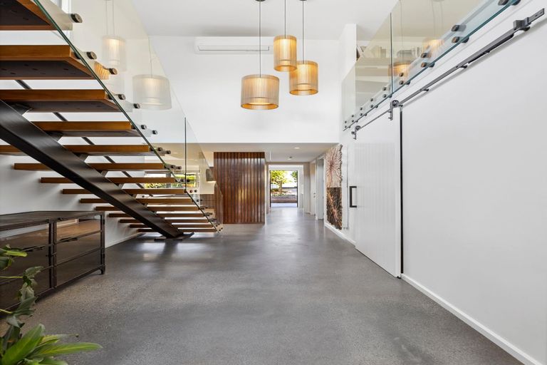 Photo of property in 4 Takahe Lane, Wanaka, 9305