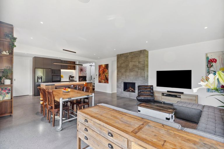 Photo of property in 4 Takahe Lane, Wanaka, 9305