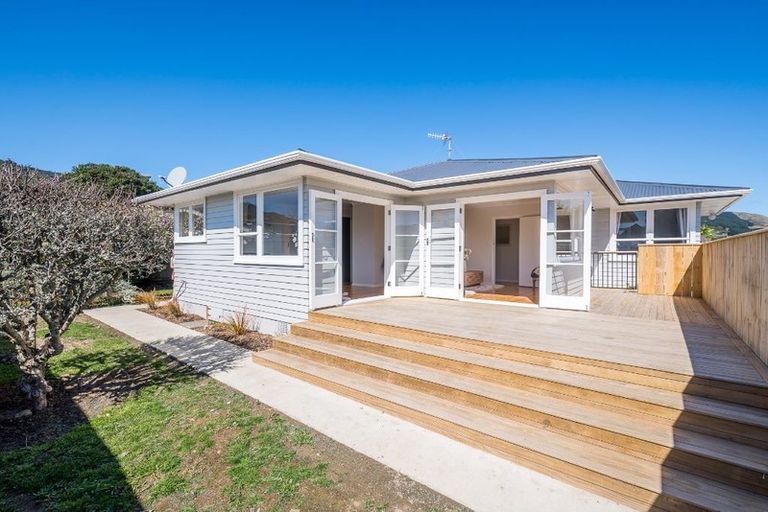 Photo of property in 7a Tawa Street, Waikanae, 5036