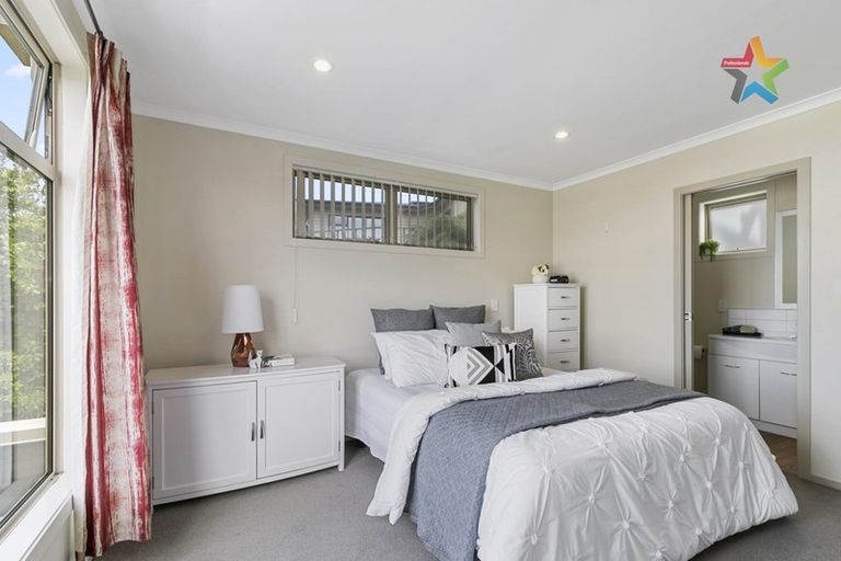 Photo of property in 11a Chestnut Grove, Maungaraki, Lower Hutt, 5010