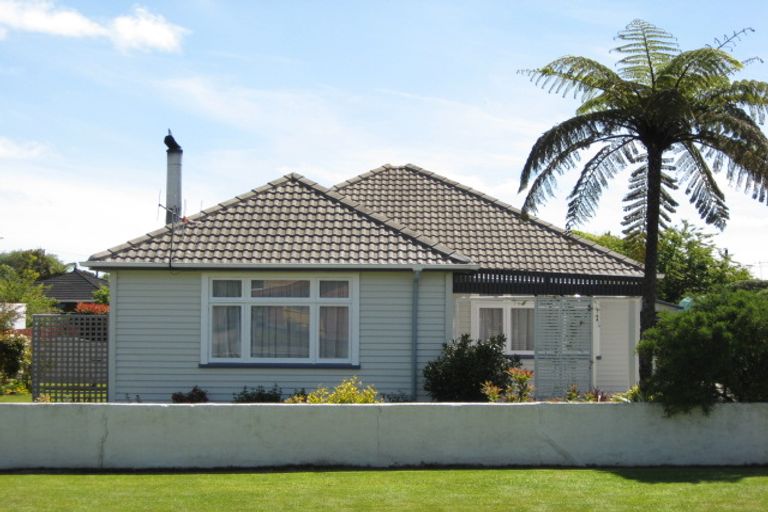 Photo of property in 142 Russell Street, Westport, 7825