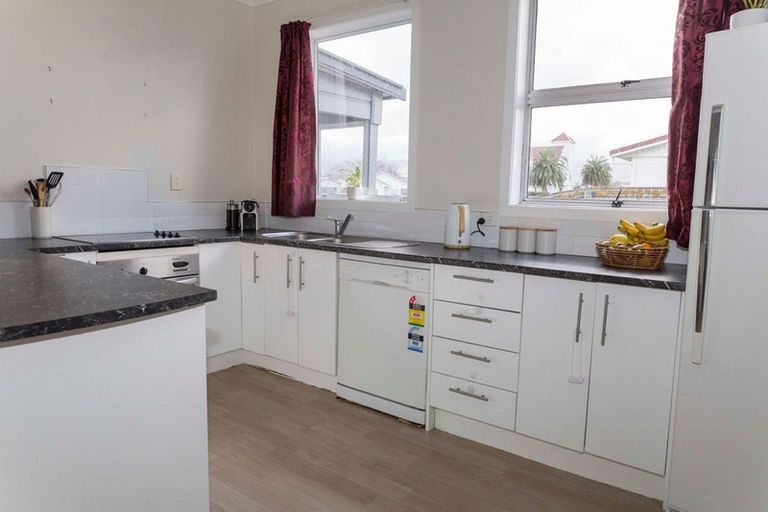 Photo of property in 13 Waterloo Street, Dannevirke, 4930