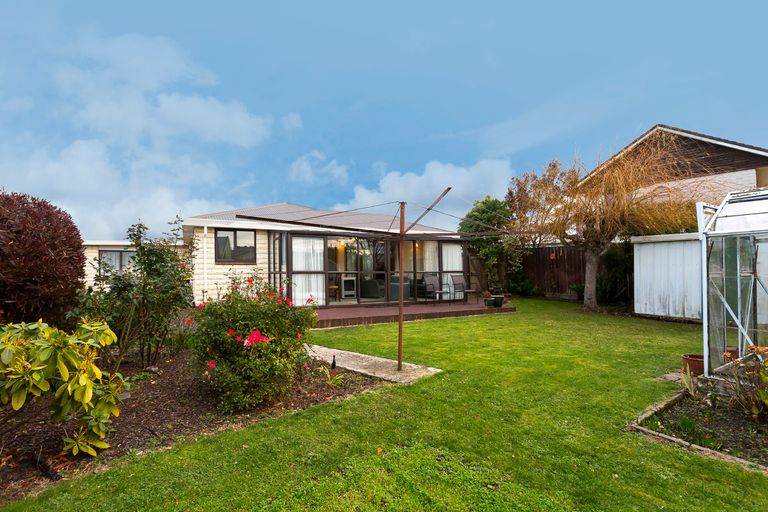 Photo of property in 1 Estuary Crescent, Fairfield, Dunedin, 9018