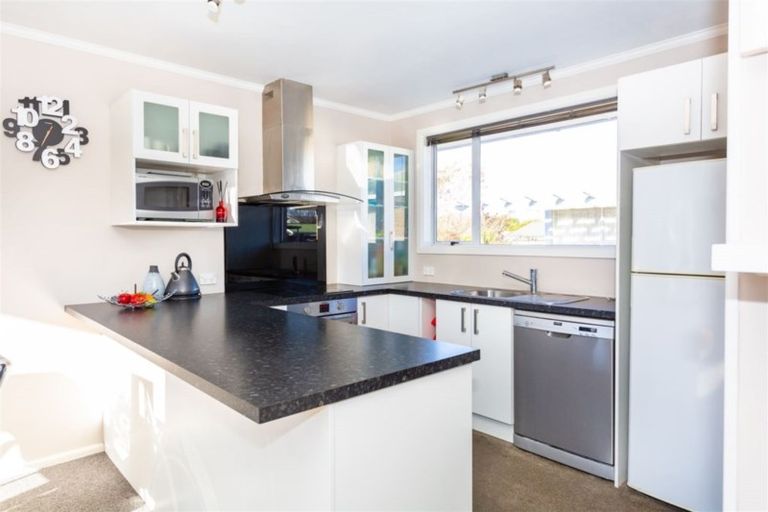 Photo of property in 5 Dunluce Place, Hornby, Christchurch, 8042