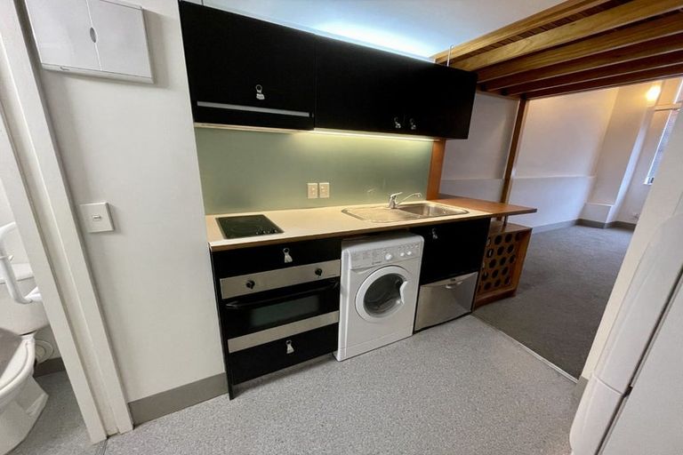 Photo of property in Urbane Apartments, 27/29 Webb Street, Mount Cook, Wellington, 6011