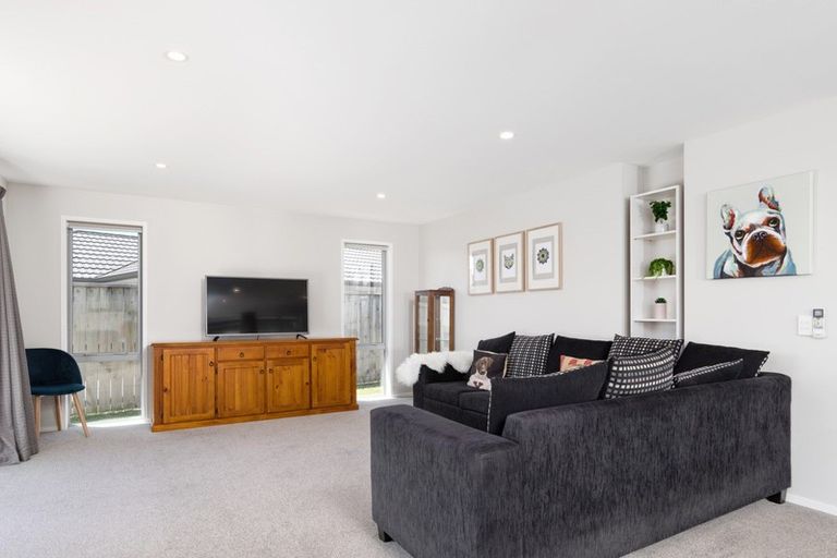 Photo of property in 128 Puhirake Crescent, Pyes Pa, Tauranga, 3112