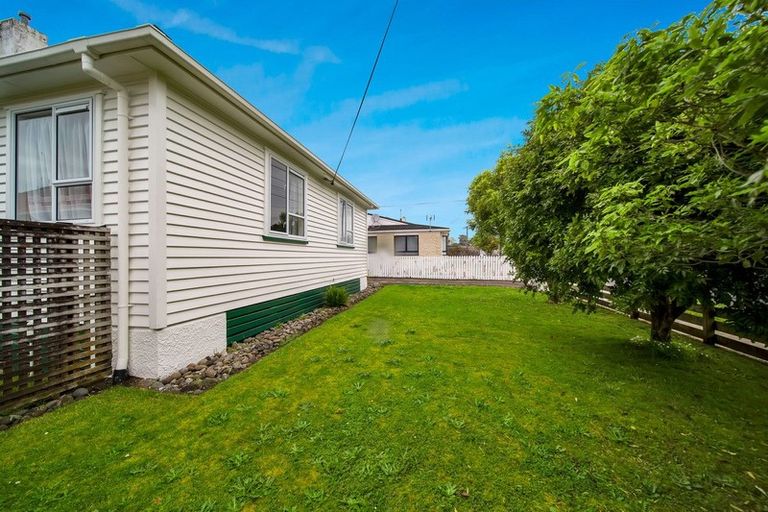 Photo of property in 11 List Street, Welbourn, New Plymouth, 4310