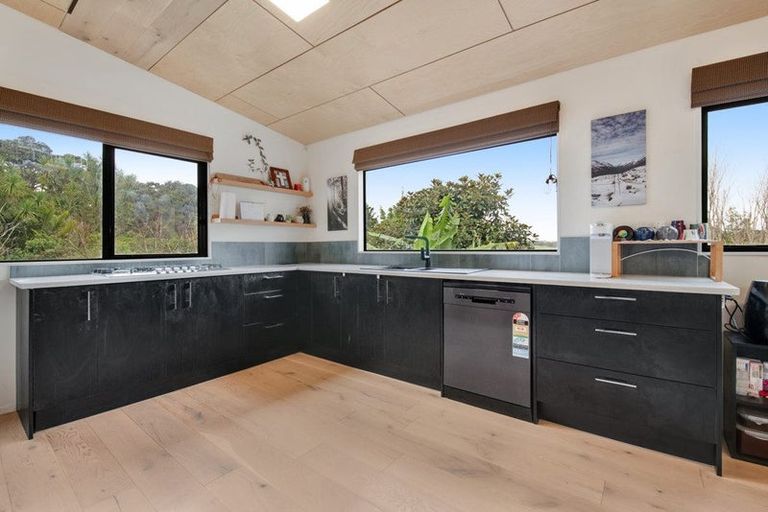 Photo of property in 295 Kanohi Road, Kaukapakapa, 0873