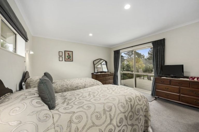 Photo of property in 32 Sunstone Crescent, Brown Owl, Upper Hutt, 5018