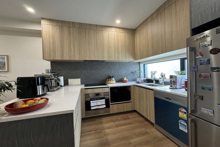 Photo of property in 16 Parkwood Avenue, Westgate, Auckland, 0614