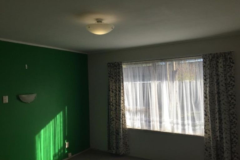 Photo of property in 2/32 Kindergarten Drive, Conifer Grove, Takanini, 2112