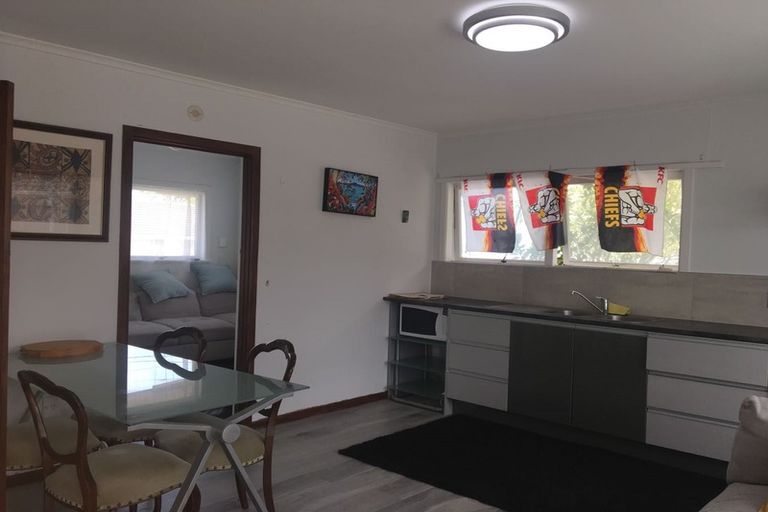 Photo of property in 2/58 Taharoto Road, Takapuna, Auckland, 0622