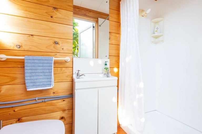 Photo of property in 15 Kitty Frazer Lane, Omaha, 0986