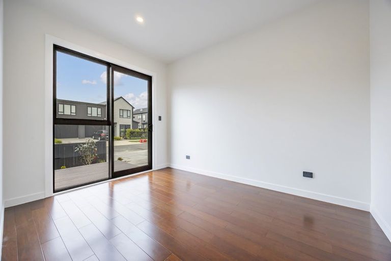 Photo of property in 29 Cara Avenue, Kumeu, 0810