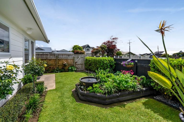 Photo of property in 1/353 Saint Aubyn, Moturoa, New Plymouth, 4310