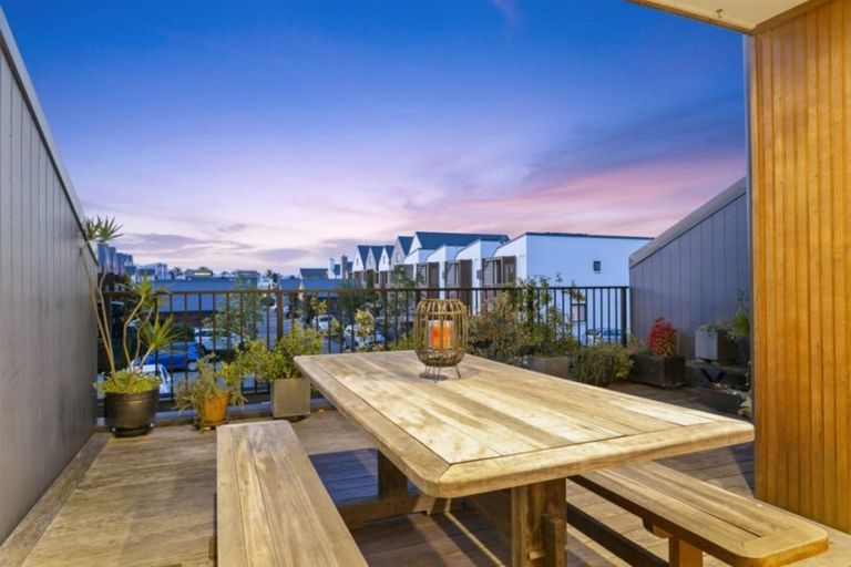 Photo of property in 78 Hobsonville Point Road, Hobsonville, Auckland, 0616