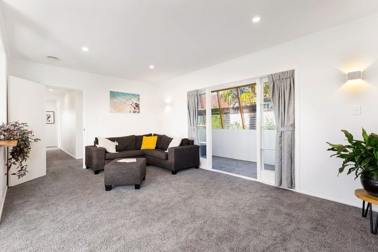 Photo of property in 1/19 Tramway Road, Beach Haven, Auckland, 0626