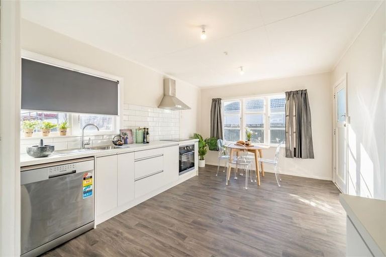 Photo of property in 6 Russell Road, Wainuiomata, Lower Hutt, 5014