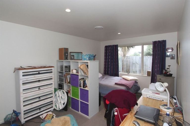 Photo of property in 6 Punga Lane, Parklands, Christchurch, 8083