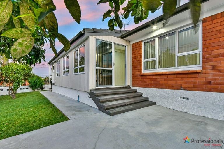 Photo of property in 27 Thompson Terrace, Manurewa, Auckland, 2102