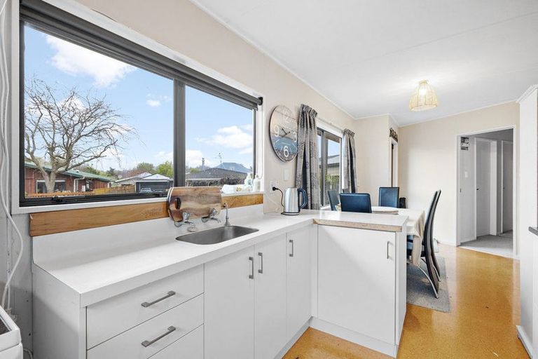 Photo of property in 4 Newland Court, Palmerston North, 4410