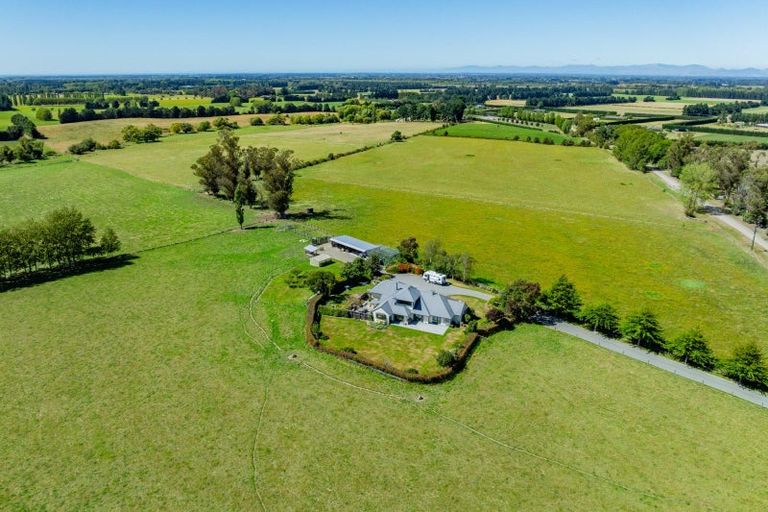 Photo of property in 132 Round Hill Road, Loburn, 7472