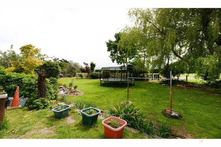 Photo of property in 66 Timaru Road, Waimate, 7924