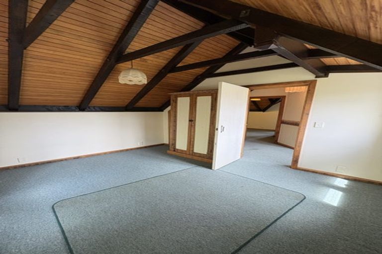 Photo of property in 11 Mcmanaway Grove, Stokes Valley, Lower Hutt, 5019