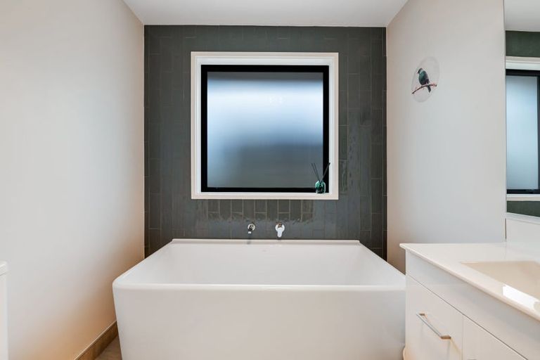 Photo of property in 22 Awatiro Drive, Kaukapakapa, 0871