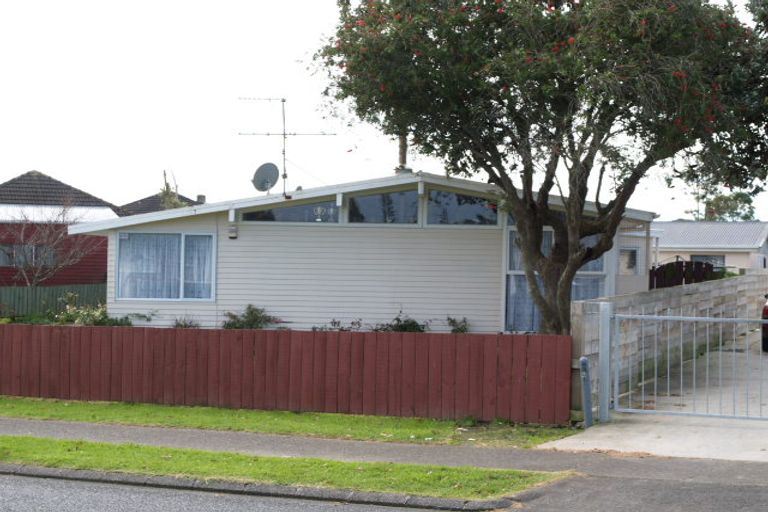 Photo of property in 14 Woburn Street, Mangere East, Auckland, 2024