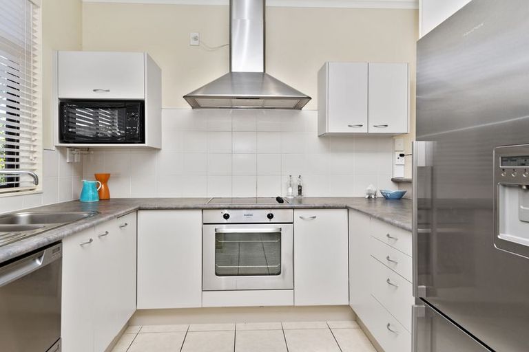 Photo of property in 12 Derg Place, East Tamaki, Auckland, 2013