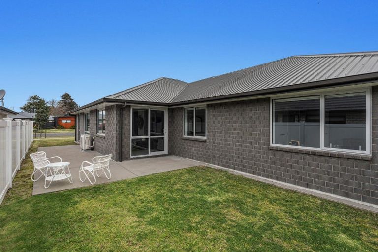 Photo of property in 15 Kakariki Drive, Coastlands, Whakatane, 3120
