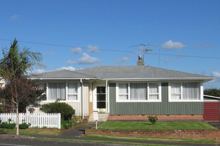 Photo of property in 26a Russell Road, Manurewa, Auckland, 2102
