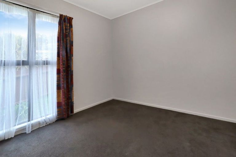 Photo of property in 87 Percy Dyett Drive, Karori, Wellington, 6012