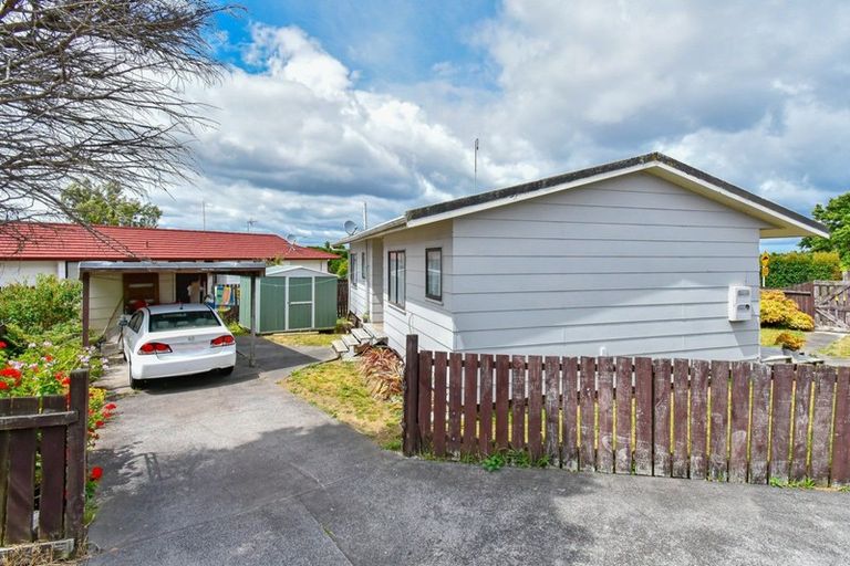 Photo of property in 2/114 Finlayson Avenue, Clendon Park, Auckland, 2103