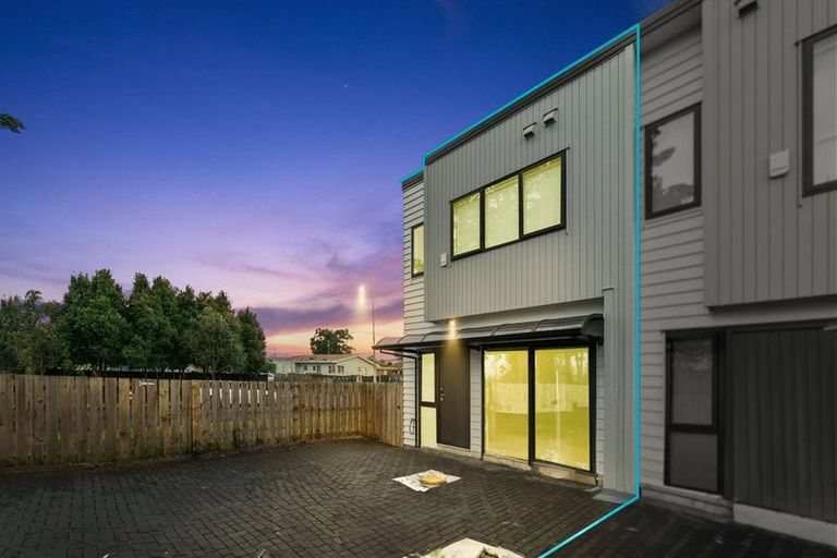 Photo of property in 2f Cadiz Place, Red Hill, Papakura, 2110