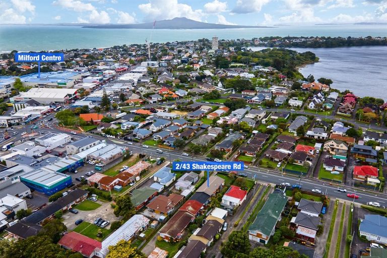 Photo of property in 2/43 Shakespeare Road, Milford, Auckland, 0620