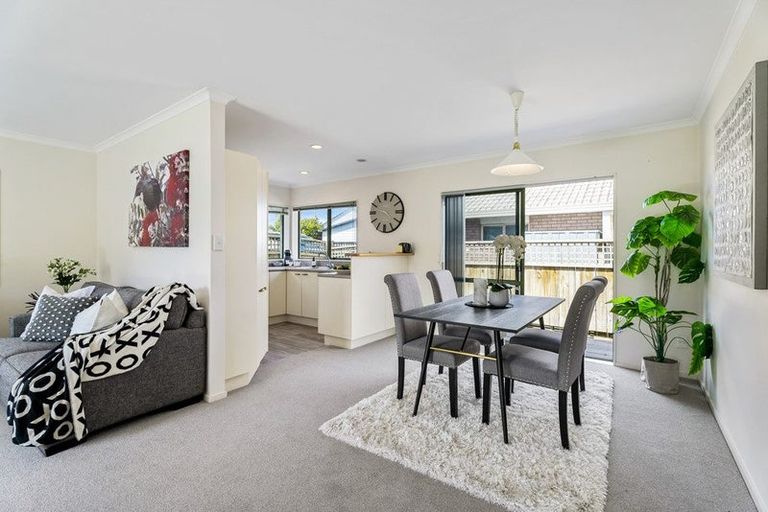 Photo of property in 1/919 Whangaparaoa Road, Manly, Whangaparaoa, 0930