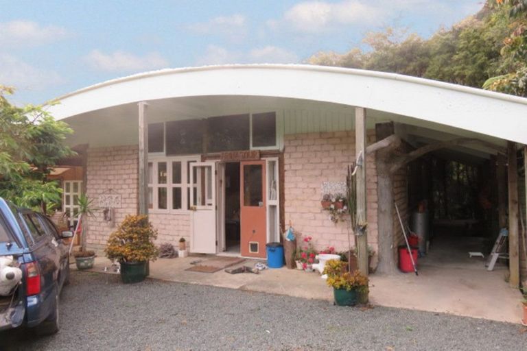 Photo of property in 950 Matakana Valley Road, Whangaripo, Wellsford, 0972